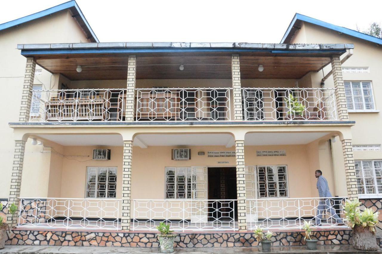 Rwenzori International Hotel Касесе Экстерьер фото