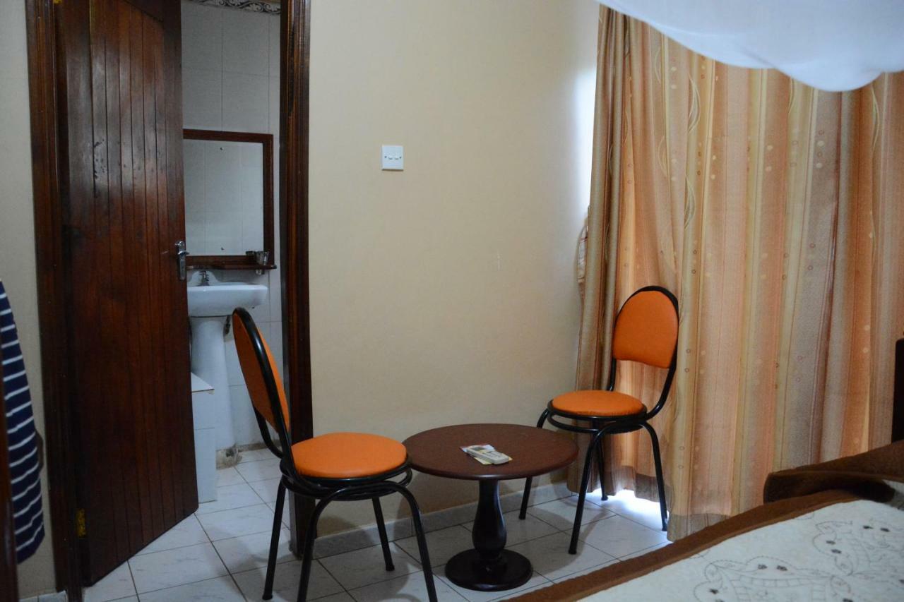 Rwenzori International Hotel Касесе Экстерьер фото
