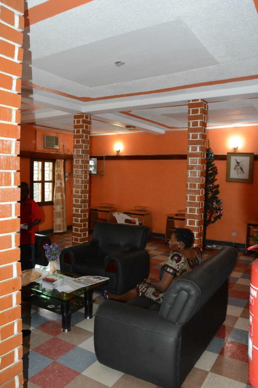 Rwenzori International Hotel Касесе Экстерьер фото