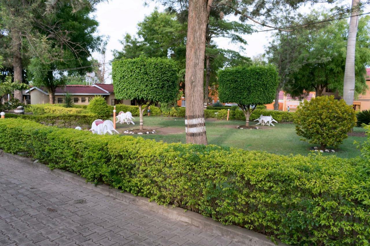 Rwenzori International Hotel Касесе Экстерьер фото