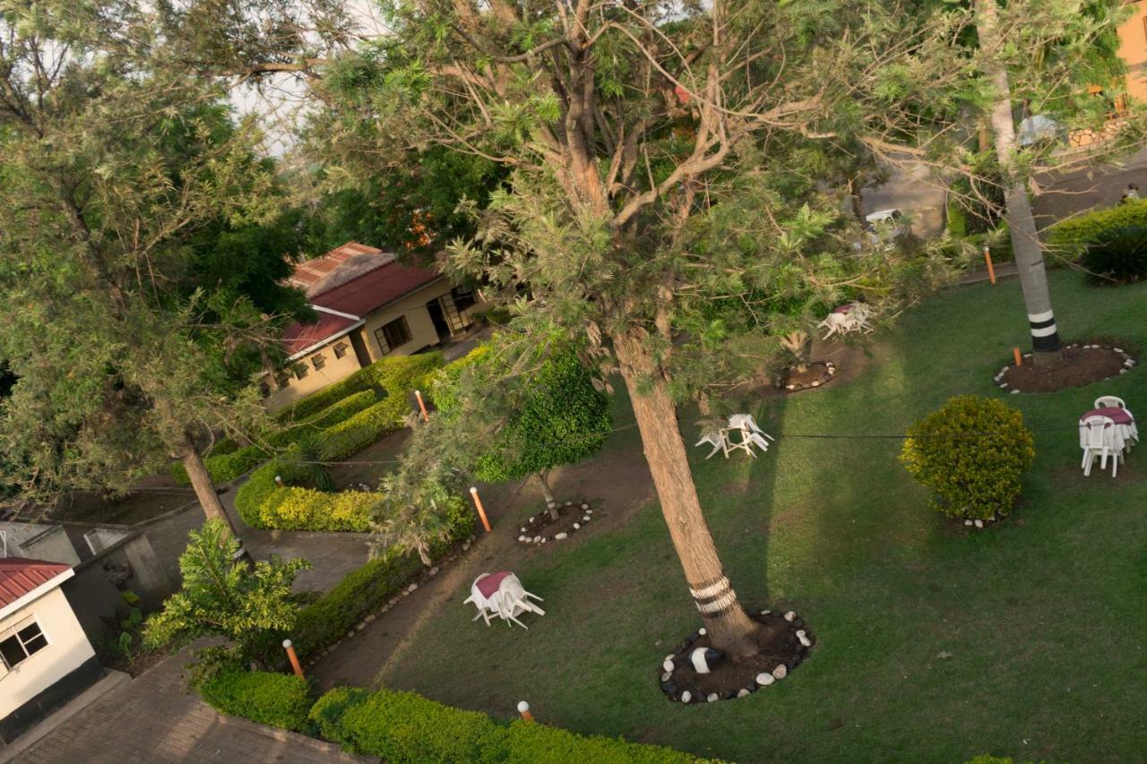 Rwenzori International Hotel Касесе Экстерьер фото