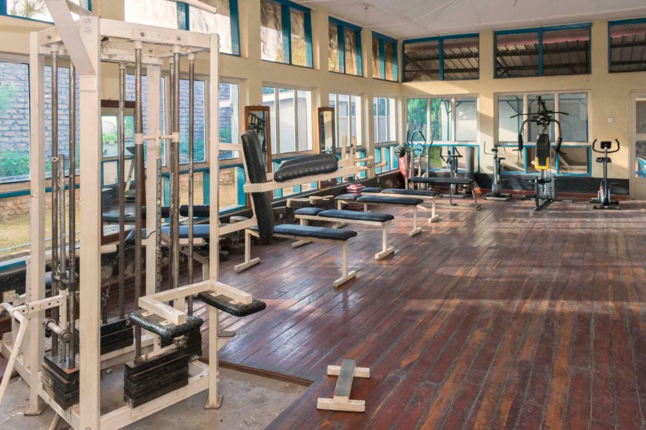 Rwenzori International Hotel Касесе Экстерьер фото