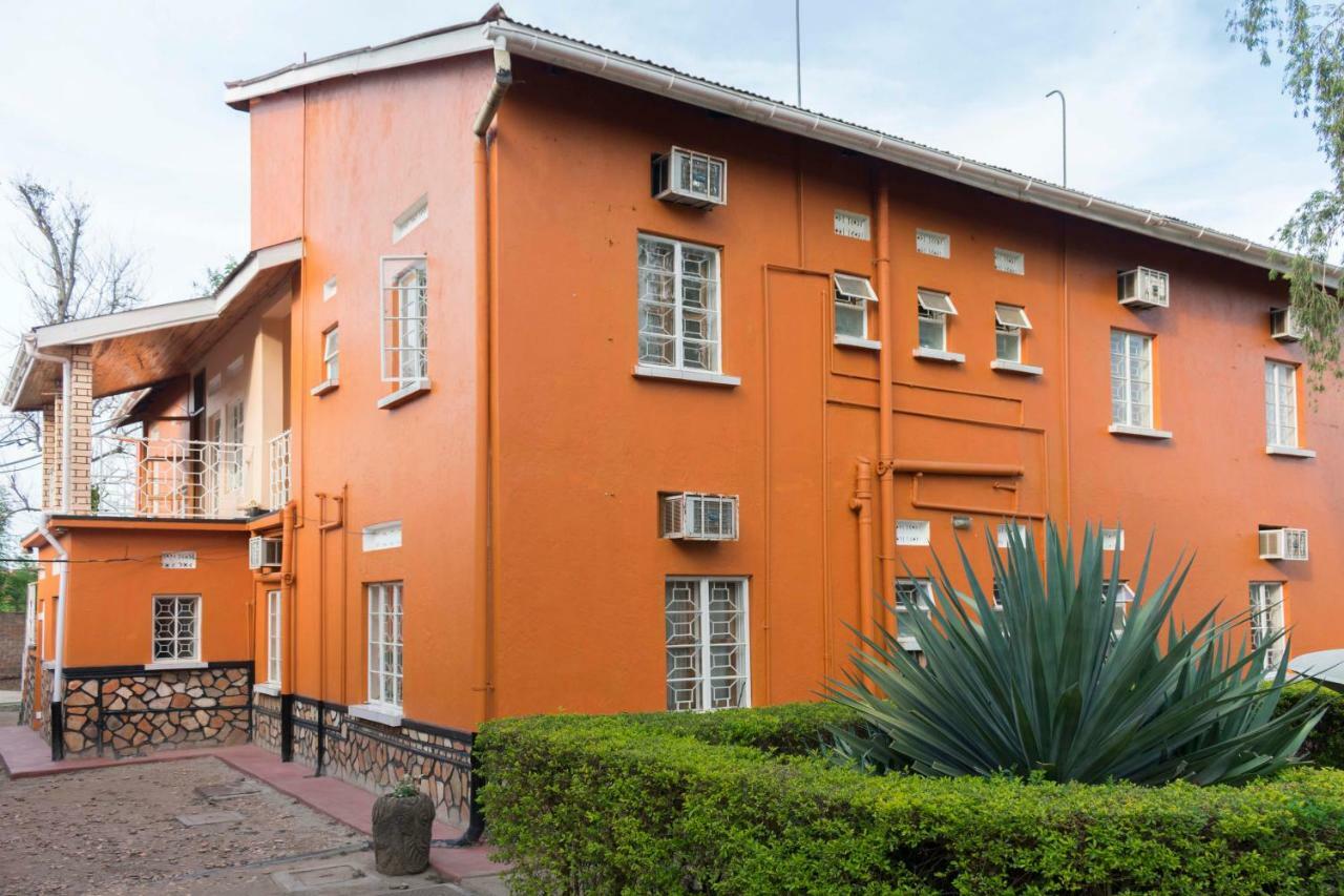 Rwenzori International Hotel Касесе Экстерьер фото