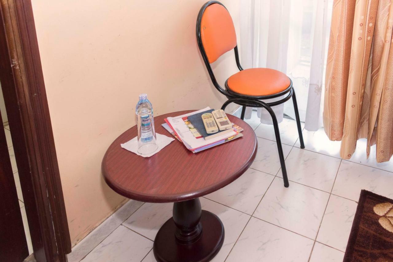 Rwenzori International Hotel Касесе Экстерьер фото