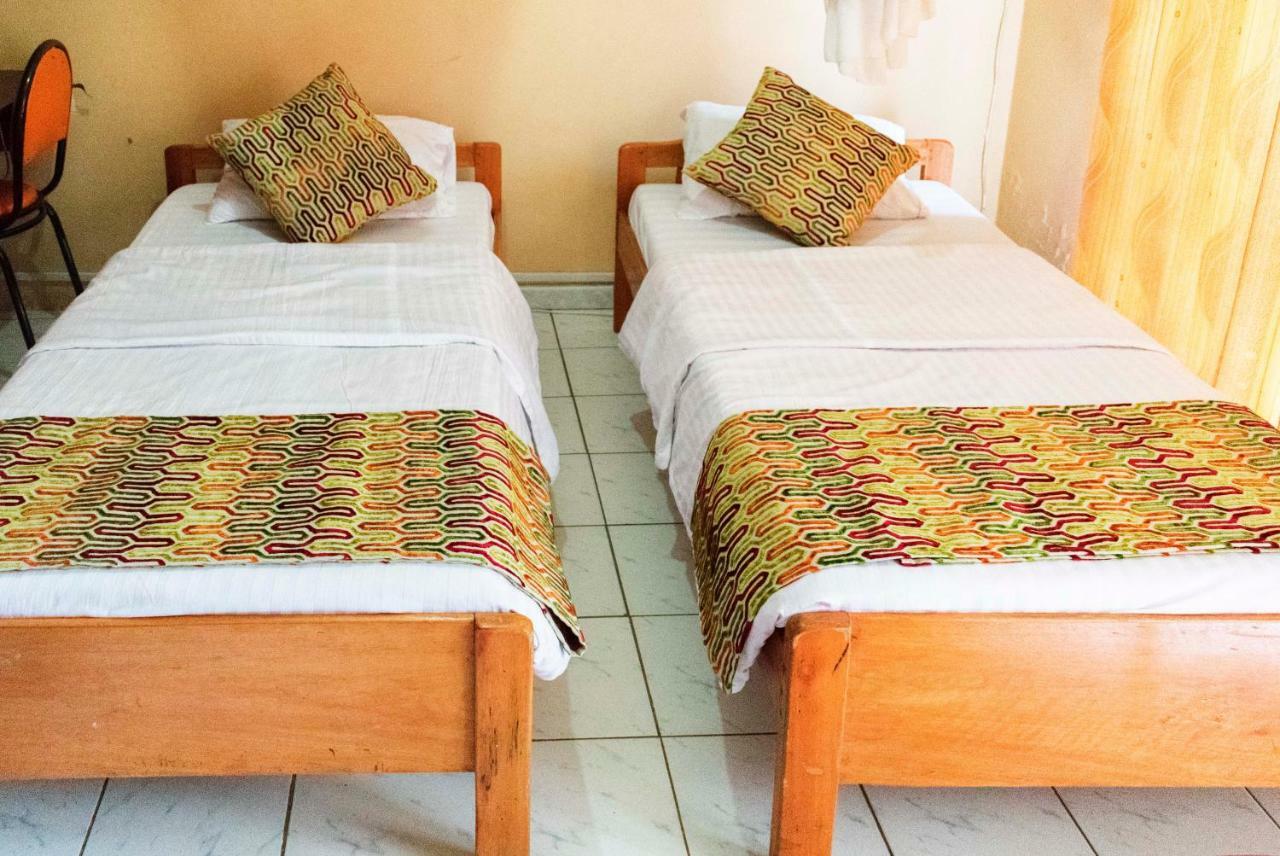 Rwenzori International Hotel Касесе Экстерьер фото