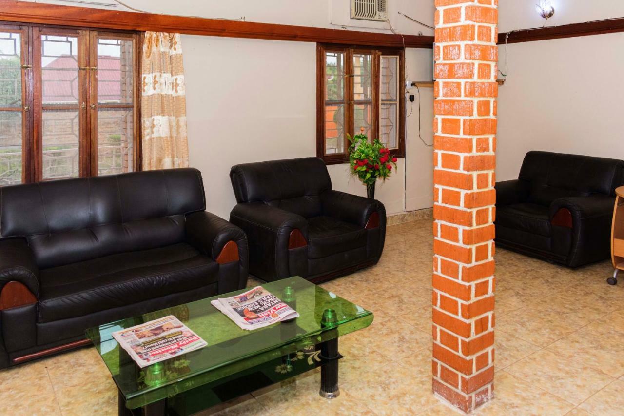 Rwenzori International Hotel Касесе Экстерьер фото