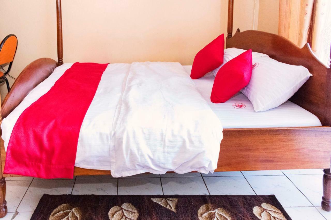Rwenzori International Hotel Касесе Экстерьер фото