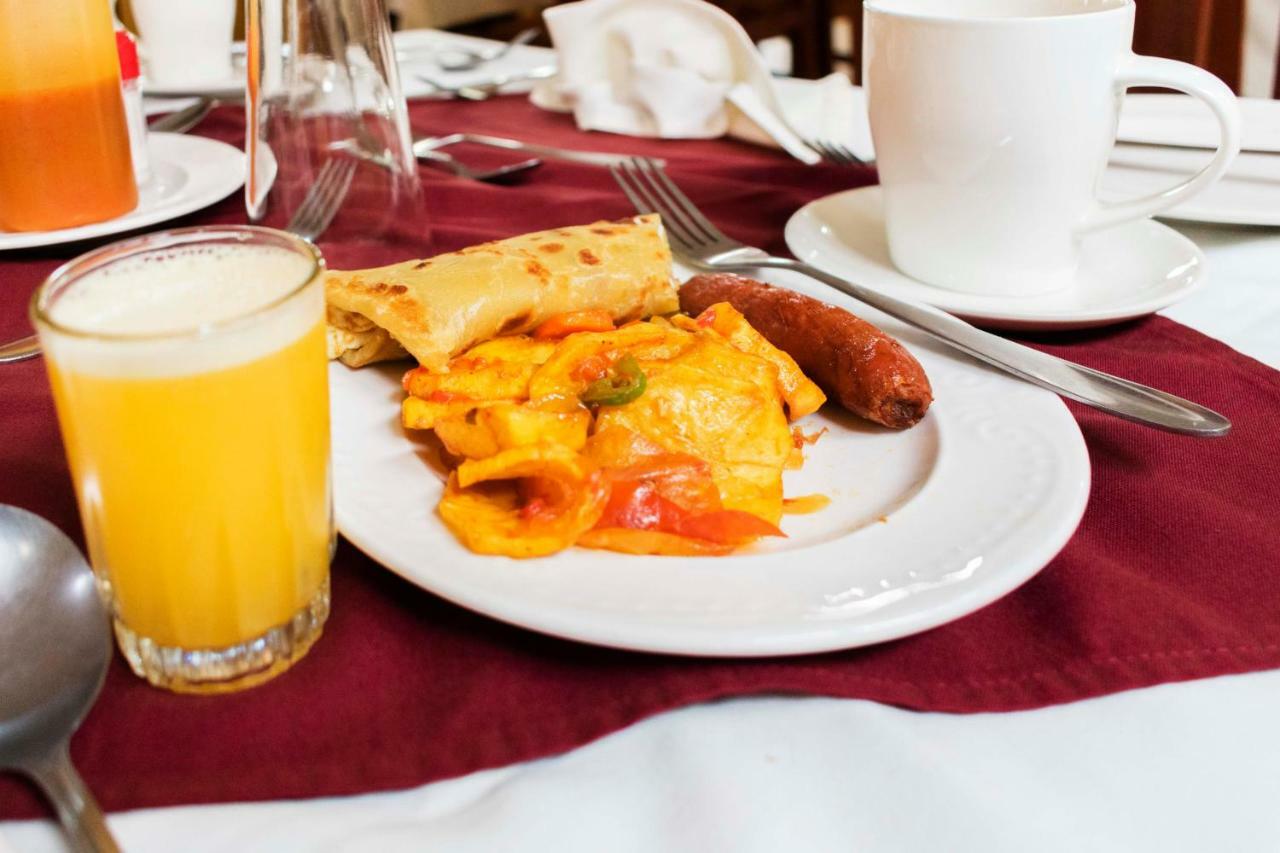 Rwenzori International Hotel Касесе Экстерьер фото